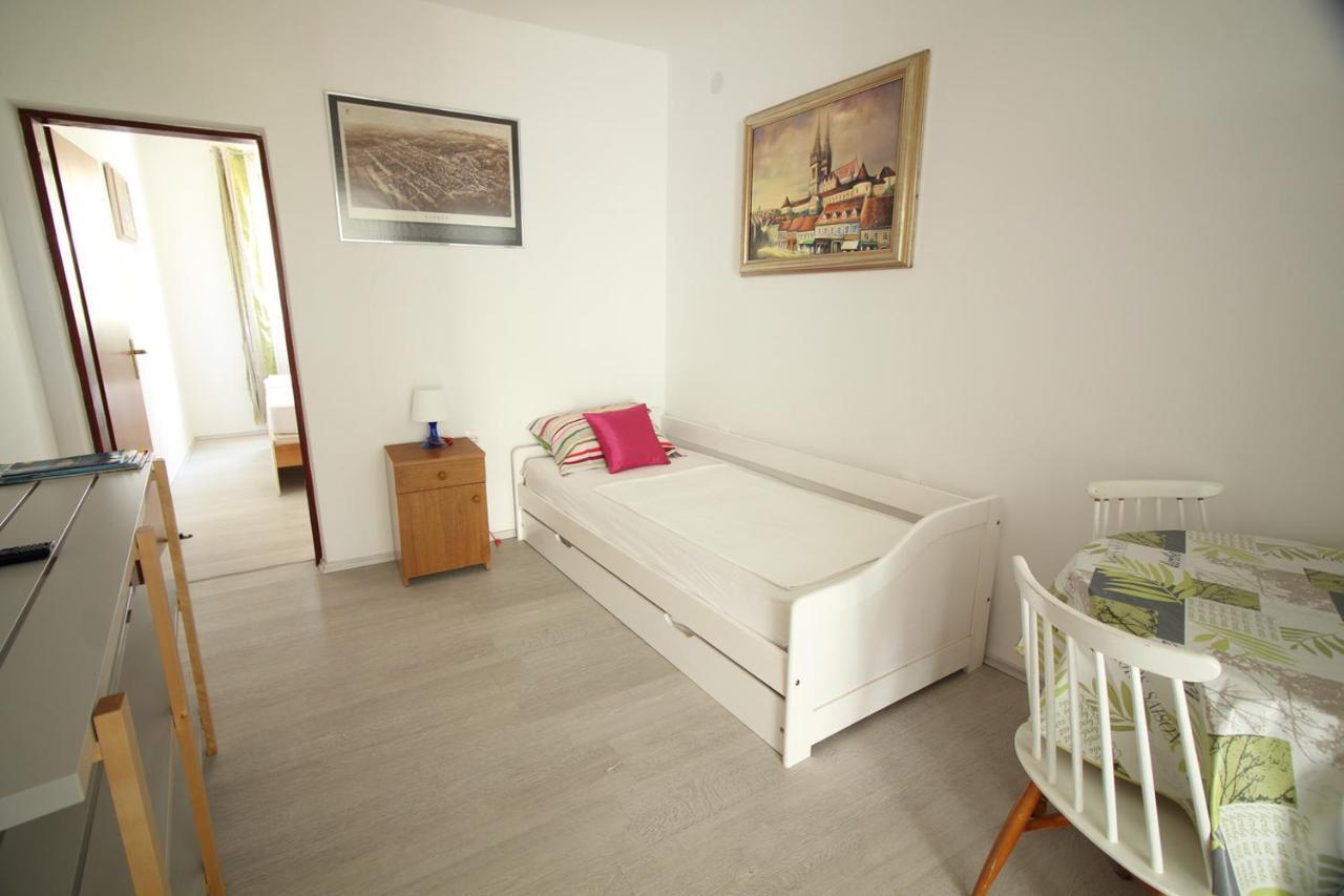 Apartmani Niessner Malinska Exterior photo