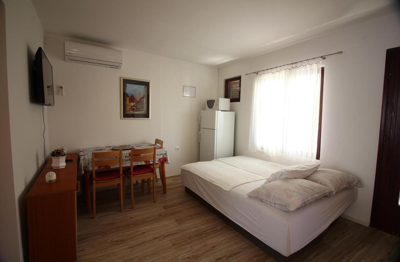 Apartmani Niessner Malinska Exterior photo