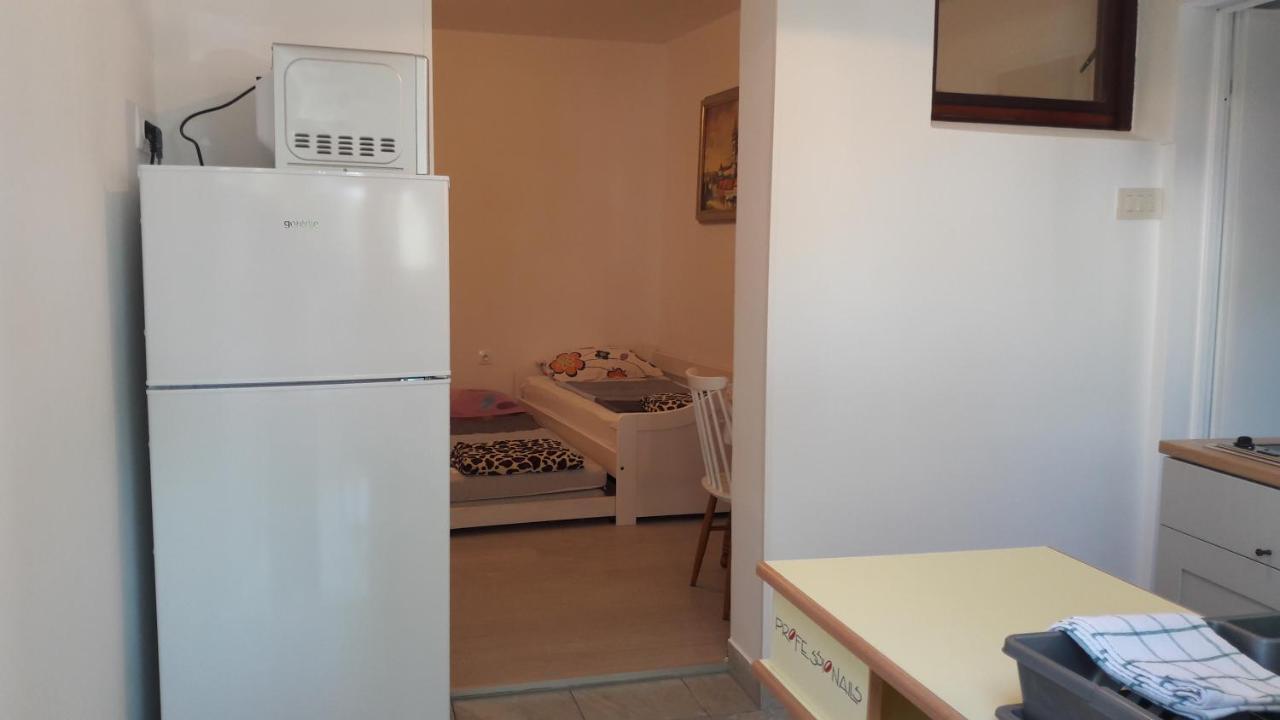 Apartmani Niessner Malinska Exterior photo
